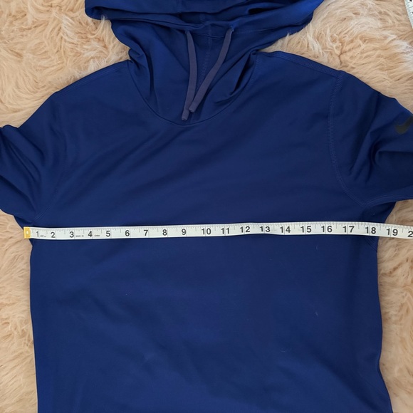 Women's Blue Nike Hoodie Sweater. Used. XL. Dri-Fit. Thumb holes. - Picture 8 of 9